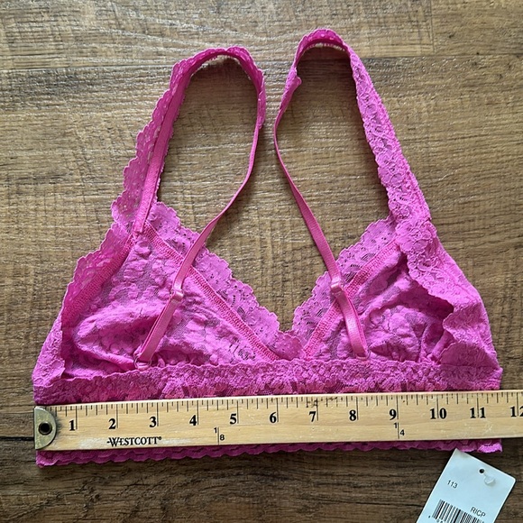 Hanky Panky Pink RICP lace Bralette size XSmall NWT
Adjustable straps - Picture 5 of 5